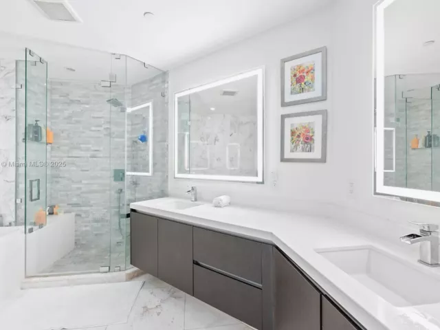 1-bedroom condo for sale in Miami - 851 NE 1st Ave 1410 - MondialRealty