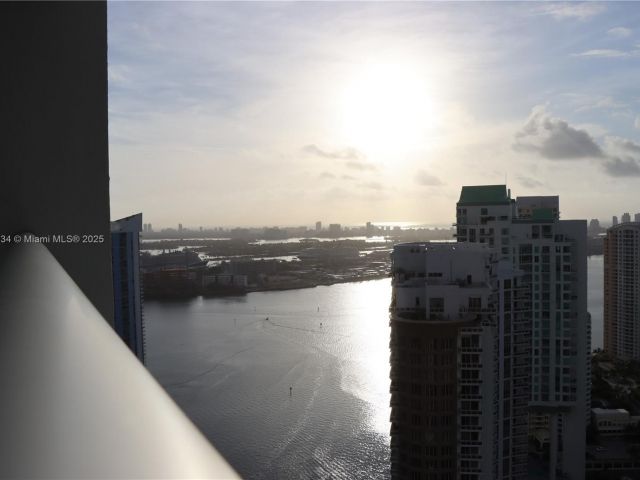 Apartment for sale  Unit #4207 - photo 6324354