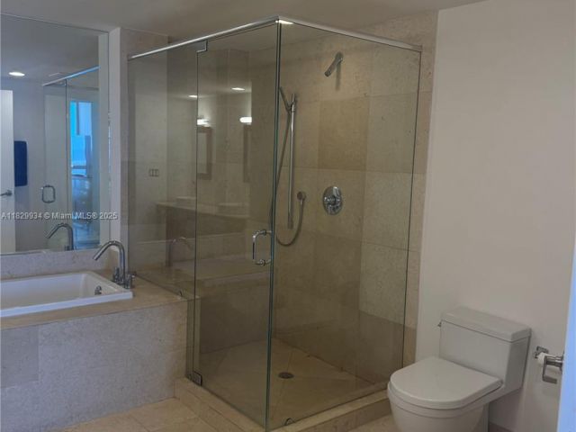 Apartment for sale  Unit #4207 - photo 6324360