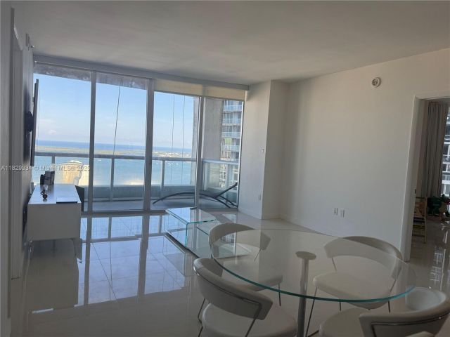 Apartment for sale  Unit #4207 - photo 6324363