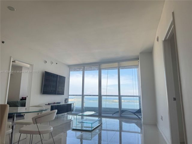 Apartment for sale  Unit #4207 - photo 6324364