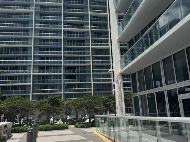 Apartment for sale  Unit #4207 - photo 6707281