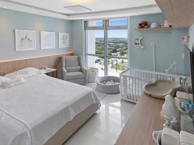 2-bedroom condo for sale in North Miami Beach - 17301 Biscayne Blvd 2102 - MondialRealty