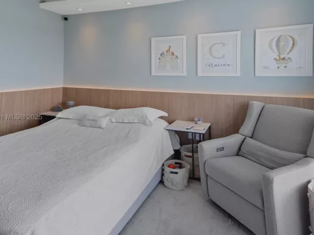 2-bedroom condo for sale in North Miami Beach - 17301 Biscayne Blvd 2102 - MondialRealty