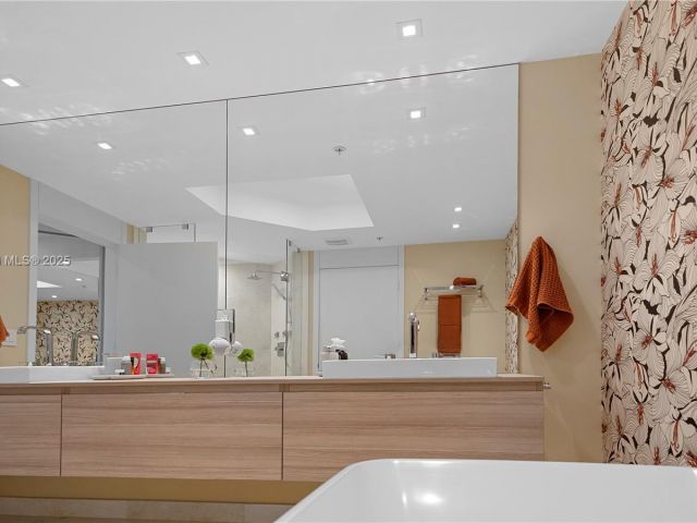 Apartment for sale  Unit #2102 - photo 6335973