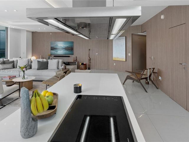 Apartment for sale  Unit #2102 - photo 6335982