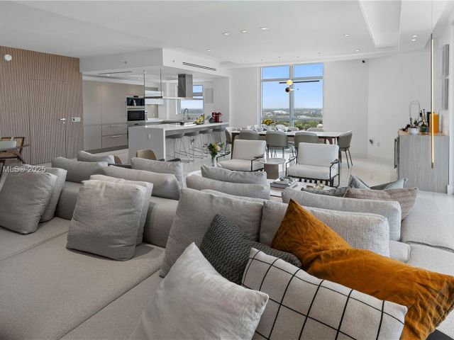 Apartment for sale  Unit #2102 - photo 6335991