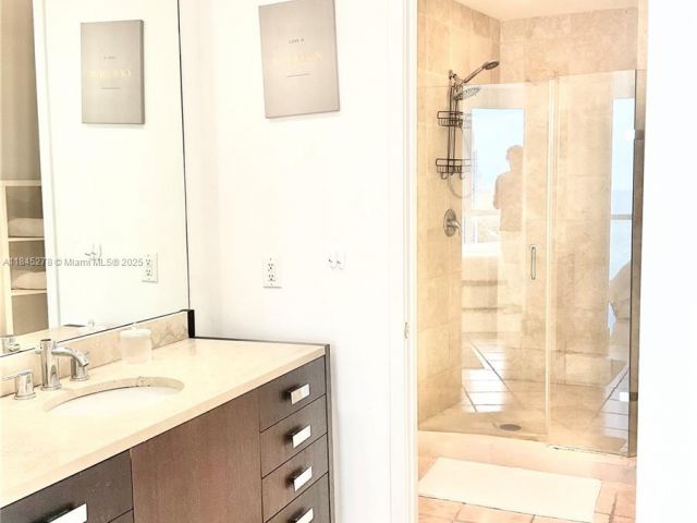 Apartment for sale  Unit #3302 - photo 6327700