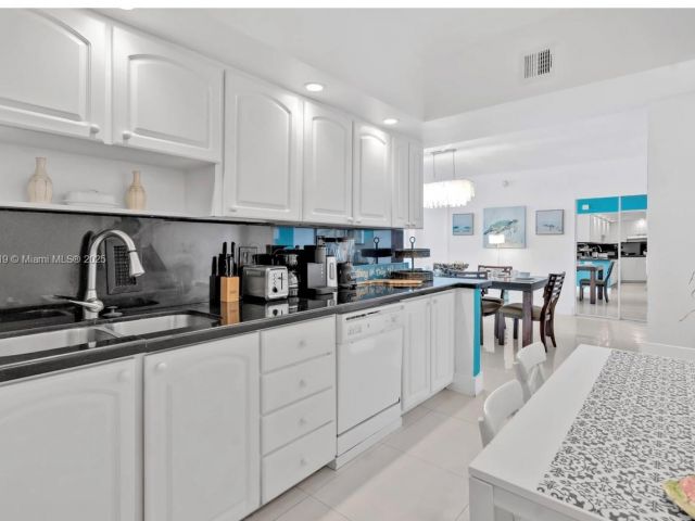 Apartment for sale  Unit #7B - photo 6326920