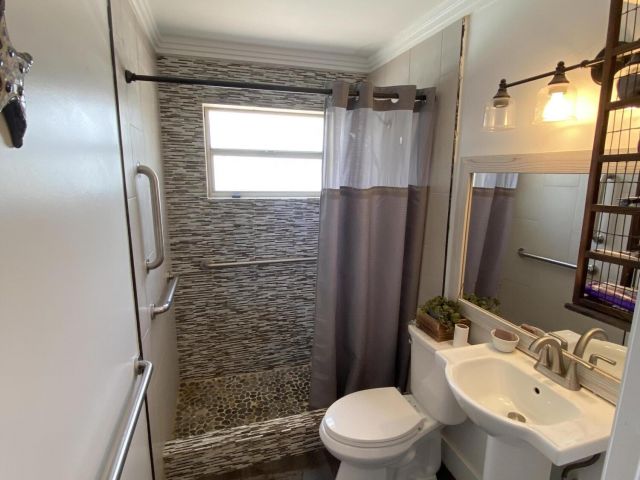 Home for sale at 124 SE 11th Street - photo 6337059