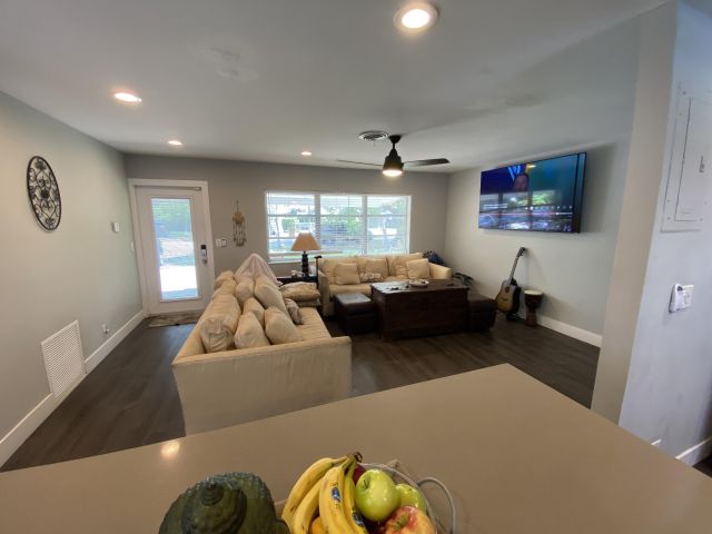 Home for sale at 124 SE 11th Street - photo 6337067