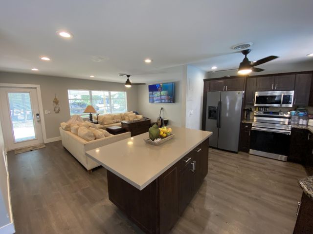 Home for sale at 124 SE 11th Street - photo 6337071