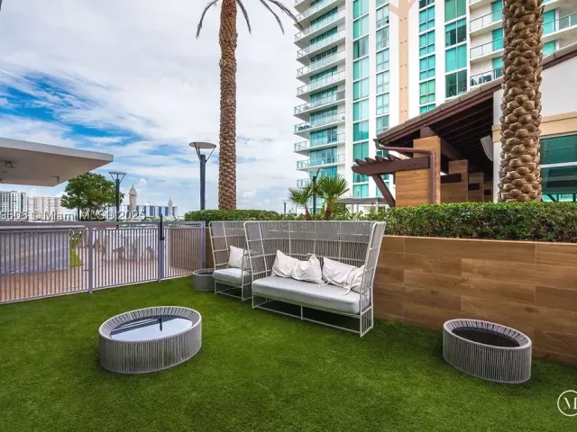 3-bedroom condo for sale in Sunny Isles Beach - 300 Sunny Isles Blvd 4-1808 - MondialRealty