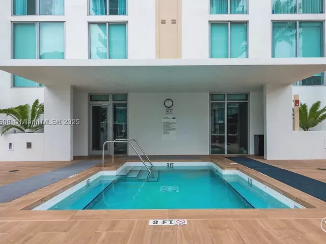 3-bedroom condo for sale in Sunny Isles Beach - 300 Sunny Isles Blvd 4-1808 - MondialRealty