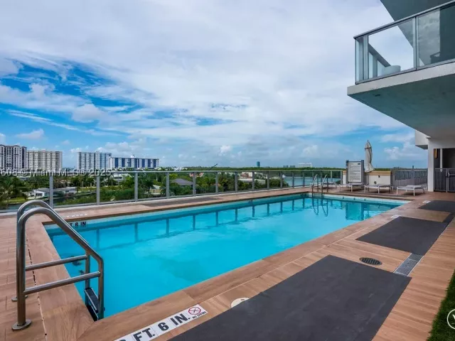 3-bedroom condo for sale in Sunny Isles Beach - 300 Sunny Isles Blvd 4-1808 - MondialRealty