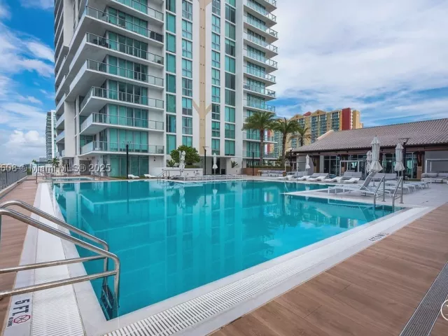 3-bedroom condo for sale in Sunny Isles Beach - 300 Sunny Isles Blvd 4-1808 - MondialRealty