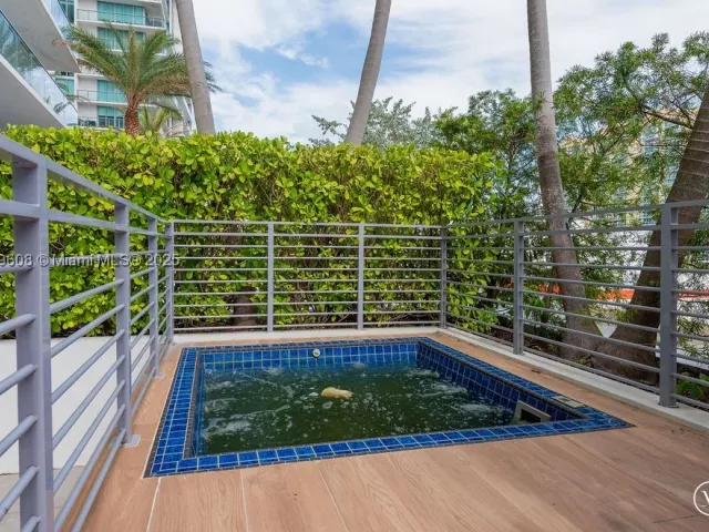 3-bedroom condo for sale in Sunny Isles Beach - 300 Sunny Isles Blvd 4-1808 - MondialRealty