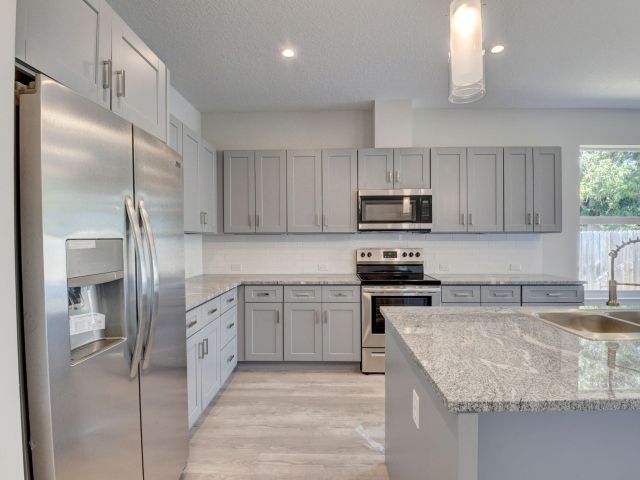 Home for sale at 715 NW 1st Street - photo 6392252