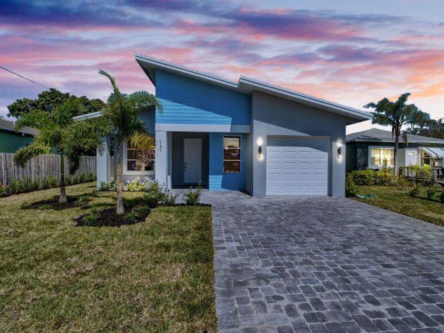 Home for sale at 715 NW 1st Street - photo 6392259