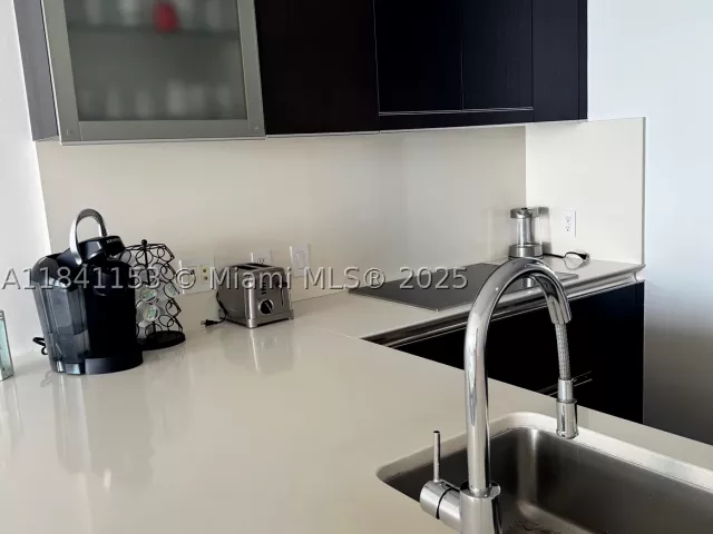 1-bedroom condo for sale in Sunny Isles Beach - 17001 Collins Ave 1002 - MondialRealty