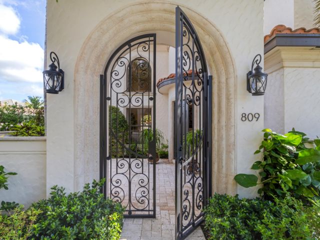 Home for sale at 809 NE 71st Street - photo 6391580