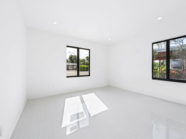 Home for sale at 1339 NE 15th Avenue - photo 6338992