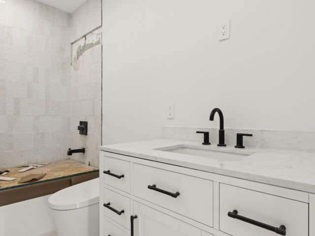 Home for sale at 1339 NE 15th Avenue - photo 6338994