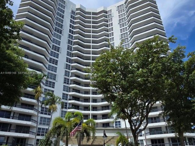 Apartment for sale  Unit #1205 - photo 7443508