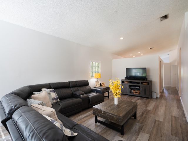 Home for sale at 370 SW 203rd Avenue - photo 6328489