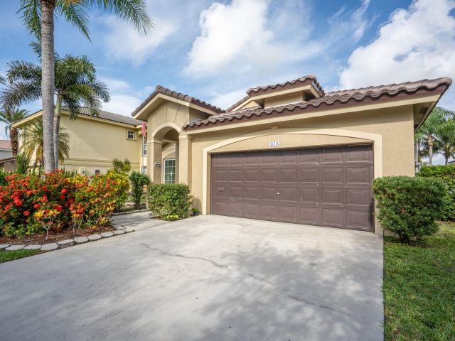 Home for sale at 370 SW 203rd Avenue - photo 6328494