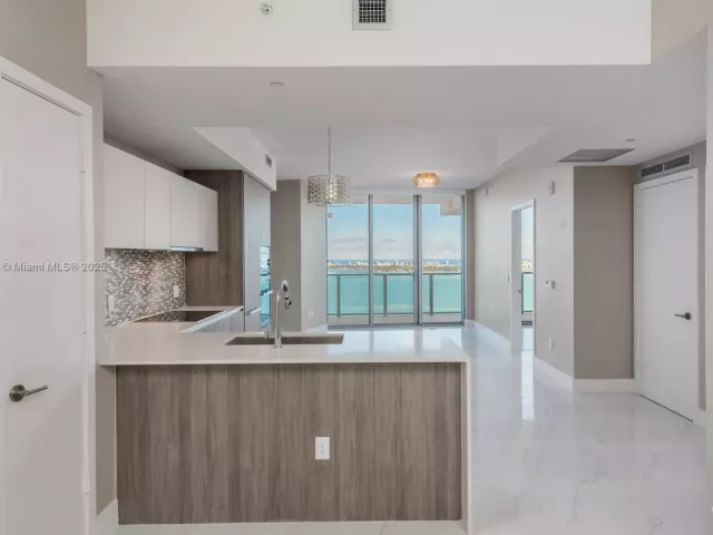 Apartment for sale  Unit #3903 - photo 6345406