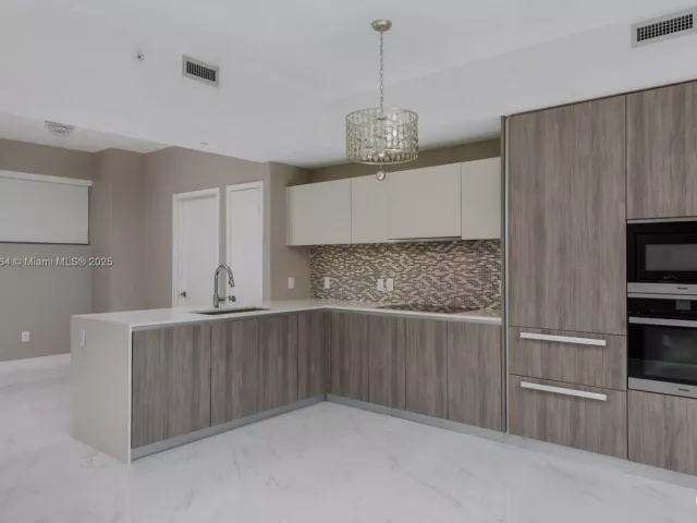 Apartment for sale  Unit #3903 - photo 6345410