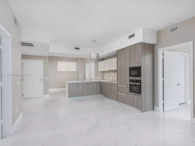 Apartment for sale  Unit #3903 - photo 6345411