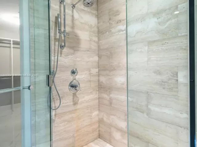 Apartment for sale  Unit #3903 - photo 6345395