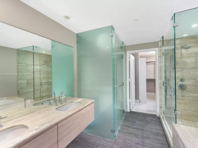 Apartment for sale  Unit #3903 - photo 6345396