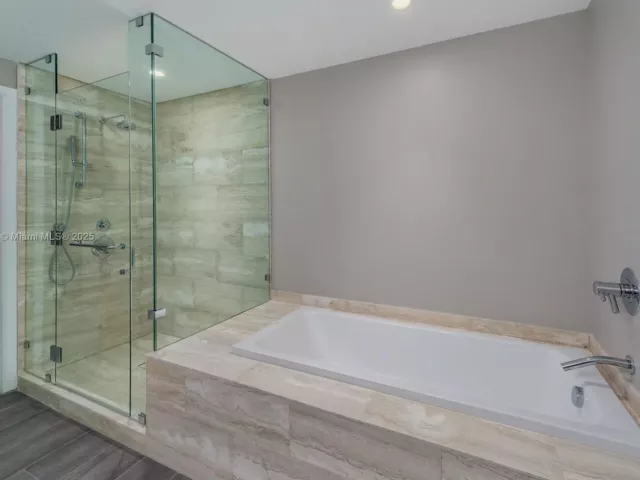 Apartment for sale  Unit #3903 - photo 6345397