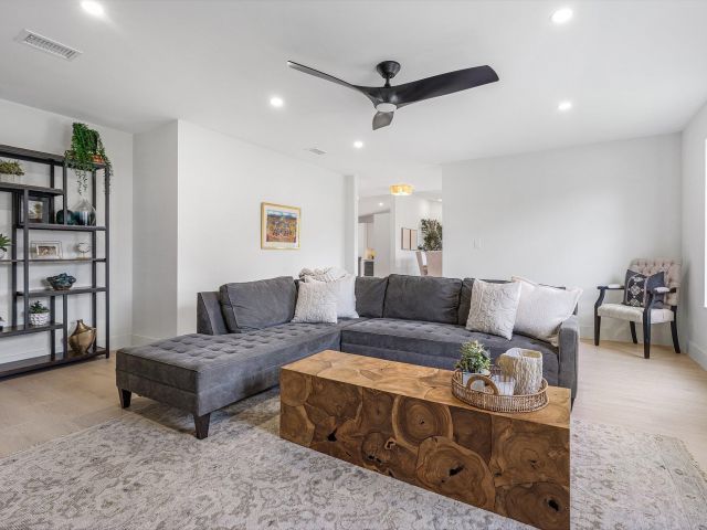 Home for sale at 6901 Giralda Circle - photo 6363985