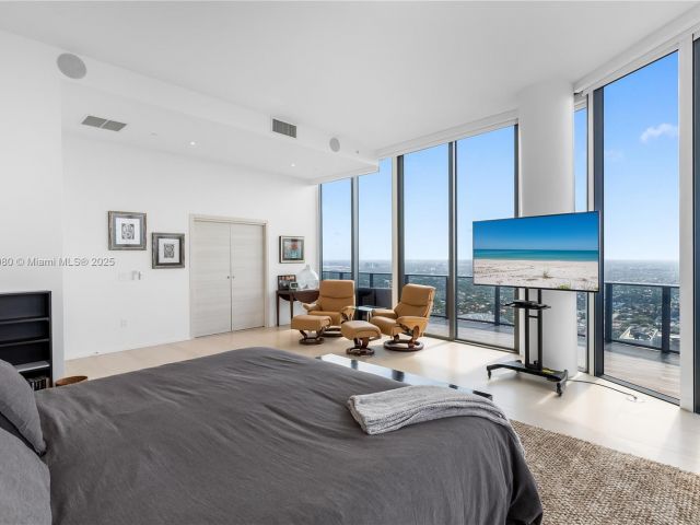 Apartment for sale  Unit #PH5801 - photo 6331699