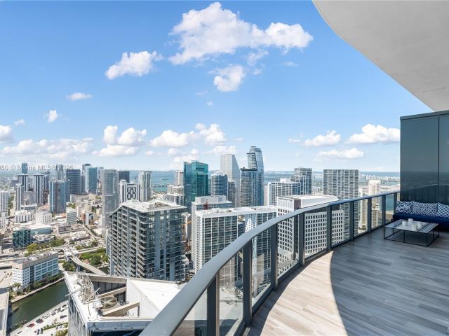 Apartment for sale  Unit #PH5801 - photo 6331702