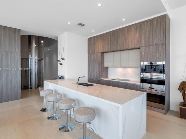 Apartment for sale  Unit #PH5801 - photo 6331709