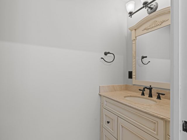 Home for rent at 7598 Fairway Trail - photo 6365196