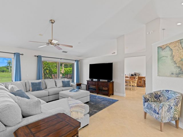 Home for rent at 7598 Fairway Trail - photo 6365206