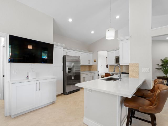 Home for rent at 7598 Fairway Trail - photo 6365225