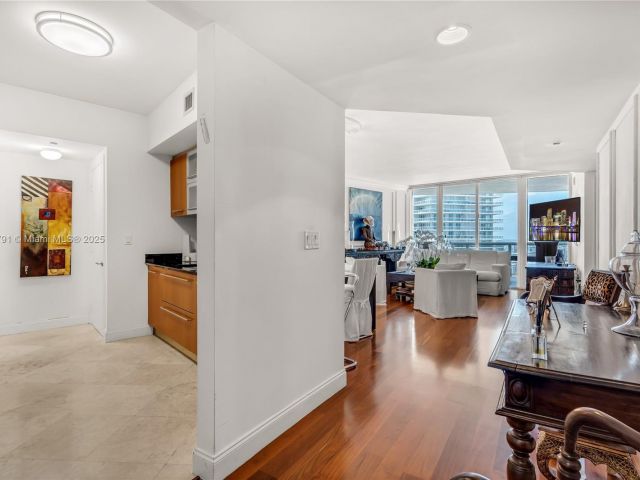 Apartment for rent  Unit #2409 - photo 6353554