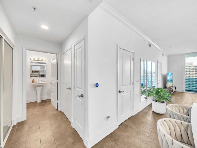 Apartment for sale  Unit #1803 - photo 6332637