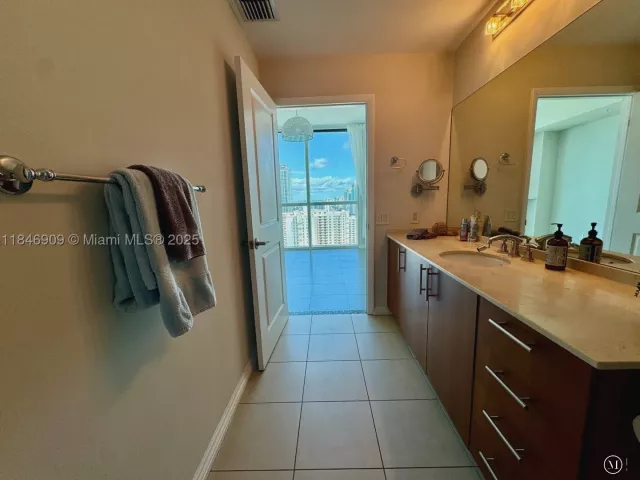 1-bedroom condo for sale in Hallandale Beach - 1945 S Ocean Dr 2311 - MondialRealty