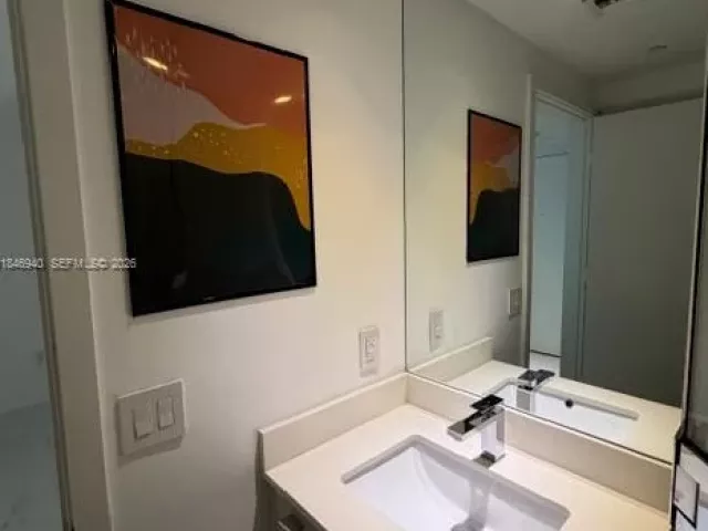 2-bedroom condo for sale in Miami - 650 NE 32nd St 4406 - MondialRealty