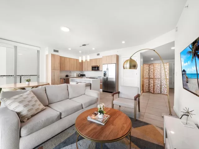 2-bedroom condo for sale in Miami - 3900 Biscayne Blvd S-400 - MondialRealty