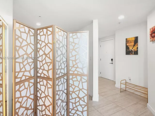 2-bedroom condo for sale in Miami - 3900 Biscayne Blvd S-400 - MondialRealty