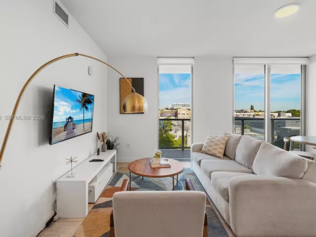 2-bedroom condo for sale in Miami - 3900 Biscayne Blvd S-400 - MondialRealty